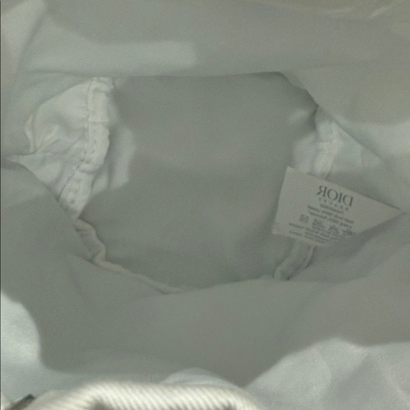 Dior Beauty White Fabric Drawstring makeup tote - Picture 5 of 6